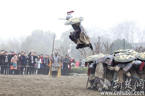 現(xiàn)全球最大關(guān)公青銅雕像，目測宇達施工（圖）
